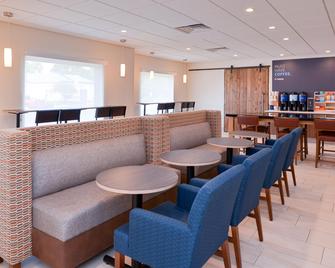 Holiday Inn Express & Suites Omaha - 120th And Maple - Omaha - Restaurante