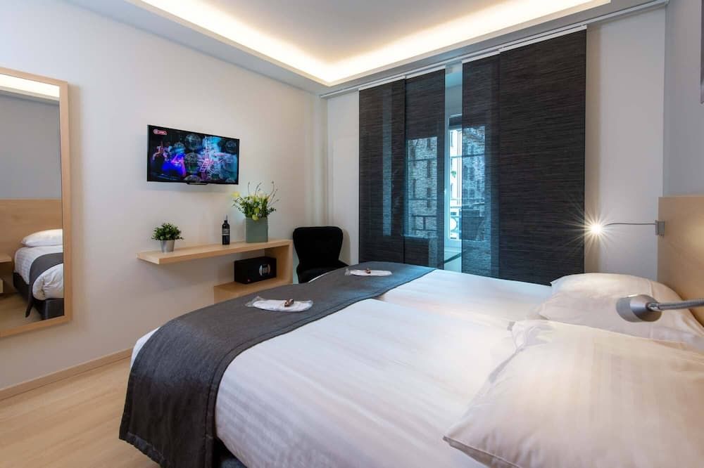 Hotel Des Alpes - Geneva - Bedroom