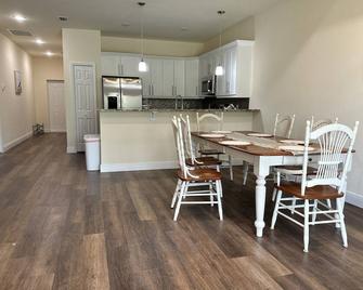 getAway Home - Lehigh Acres - Dining room