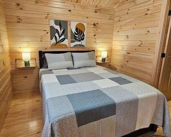 Maple Cozy Cabin at Lost Trails - Madison - Schlafzimmer