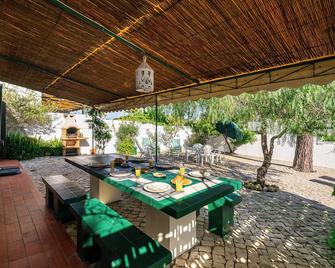 Whome | Balaia 3-Bed Family Holiday Villa - Albufeira - Patio