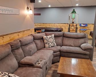 Spring Acre Log Cabin - Paradise - Living room