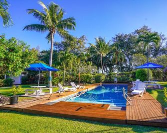 The Black Pearl Beach Side Apartments - Arorangi - Uima-allas