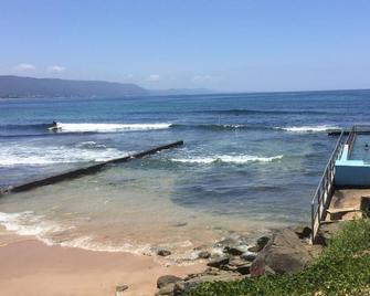 Bellambi Beach house - Special reduced holiday rates - Book now! Walk to beach - Towradgi - Beach