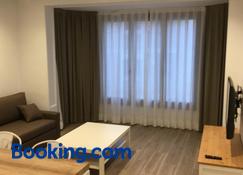 Sm Apartments Station - Lleida - Living room