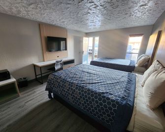 Americas Best Value Inn Longview - Longview - Bedroom