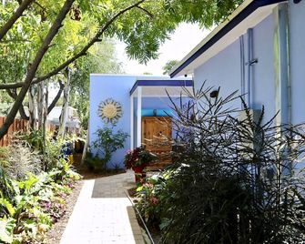 Fantasy Island Inn, Caters to Men - Fort Lauderdale - Utomhus
