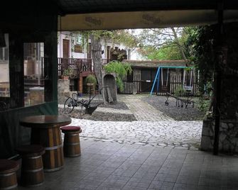 Guesthouse Zeko - Aljmaš - Patio