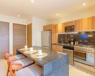 Chic Beachfront Condo Ocean View - Akumal - Cocina