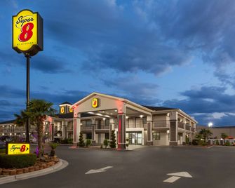 Super 8 by Wyndham Prattville Montgomery - Prattville - Bygning