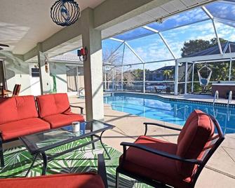 Turtle House Cape Coral - Matlacha - Pool