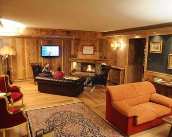 Laghetto Alpine Hotel & Restaurant - Brusson - Lounge