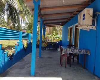 Nilaveli Beach Rooms - Nilaveli - Patio