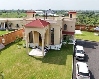 M Farm Resort - Rajkot - Building