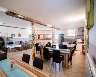 Guesthouse Prenocisca Sirec - Pettau - Restaurant