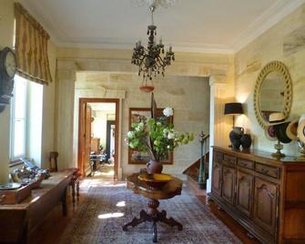Historic villa with pool set in beautiful south-facing grounds - Bourg - Salon