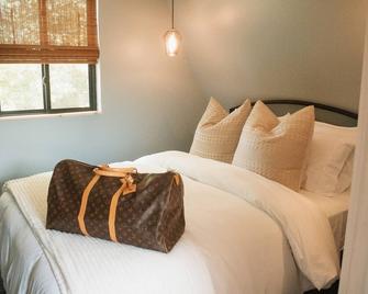 Cabin 2: Discover our good nature at The Wildflower - Princeton - Schlafzimmer