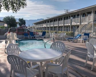 Motel 6-Bishop, Ca - Bishop - Pátio