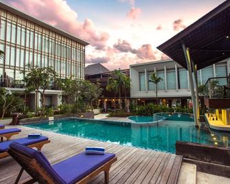 The Lerina Hotel Nusa Dua - South Kuta - Piscina
