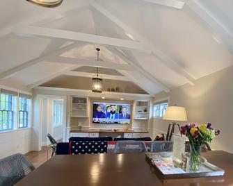 Luxurious New Cottage! 5-Min. Walk To Main St. And Harbor Beaches - Nantucket - Essbereich