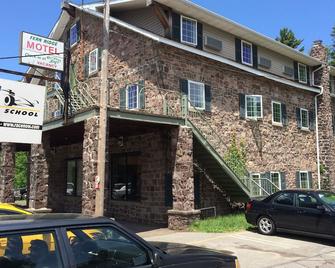 Fern Ridge Motel - Blakeslee - Edificio