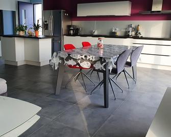 House 4 SPA outside, 4 bedrooms, 2 bathrooms, near beach - Longeville-sur-Mer - Salle à manger