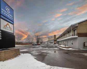 Motel ET Condo Chez Charley - Sainte-Anne-de-Beaupré - Budova