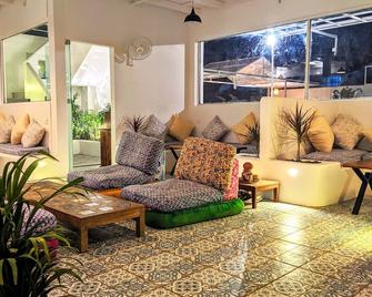 Moustache Hostel, Jaipur - Jaipur - Living room