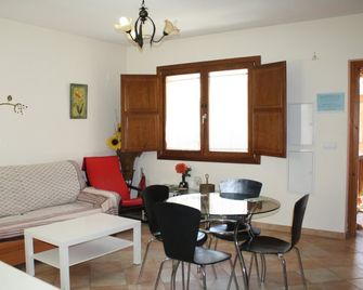 Abadia Suites - غرناطة - غرفة طعام