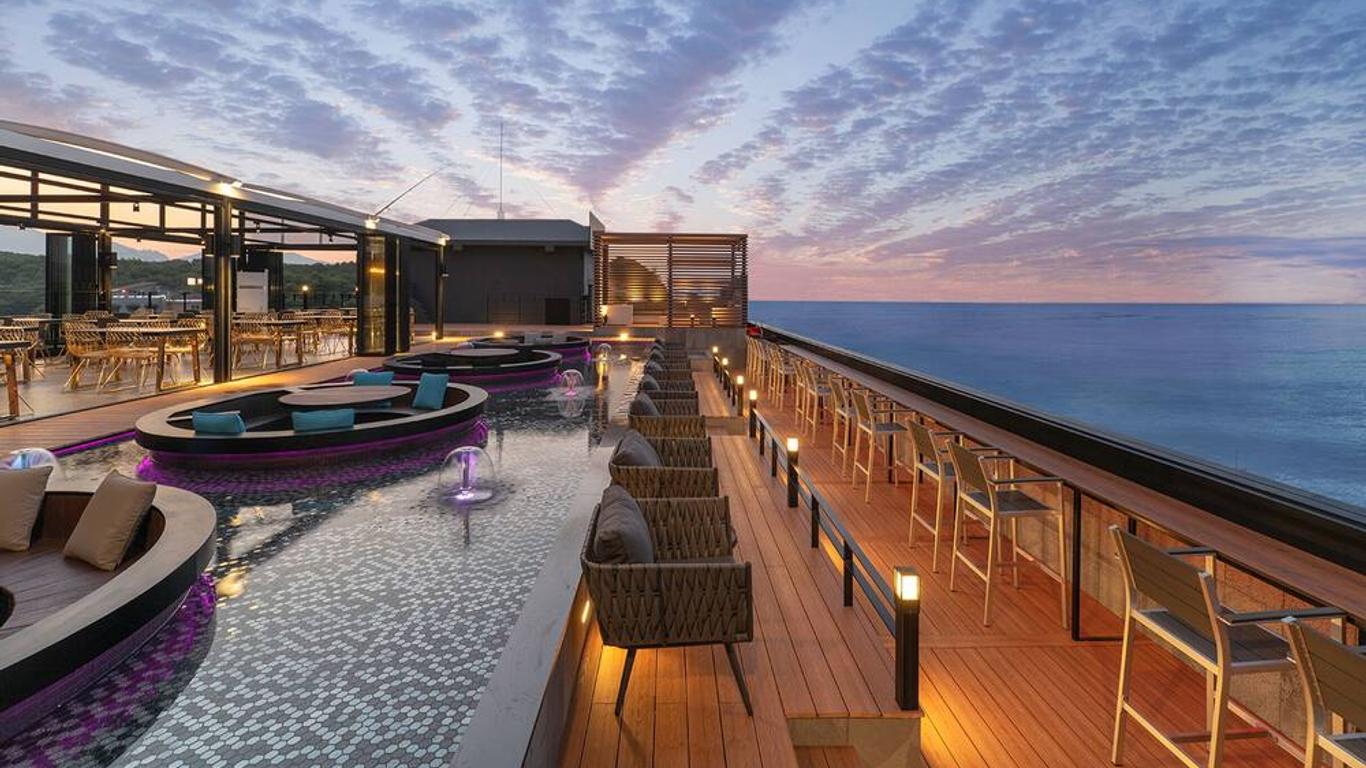 Two Y Hotel