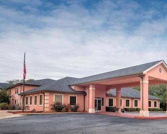 Red Roof Inn & Suites Madison, Ga - Madison - Gebäude