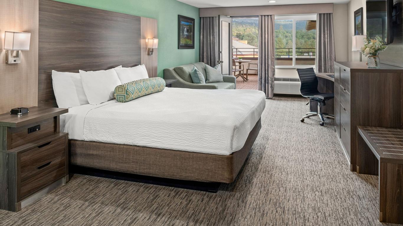Yosemite Southgate Hotel & Suites