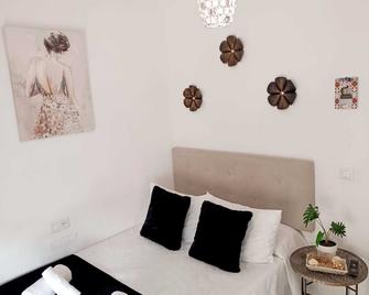 Hostal Casa Blanca - Seville - Bedroom