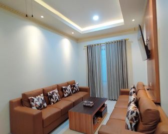 누산타라 인 샤리아 - 스라겐 - 거실