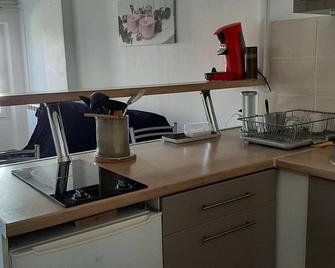Studio à 300 m des Plages - Toulon - Küche