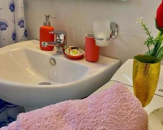 Anna's Cute Villas - Lela's Deluxe Studio - Agia Marina - Bathroom