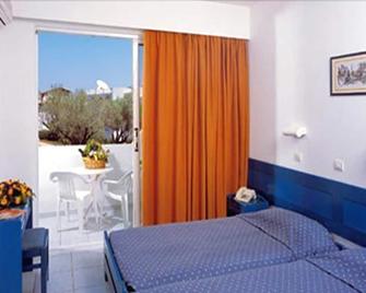Evi Hotel Rhodes - Faliraki - Habitación