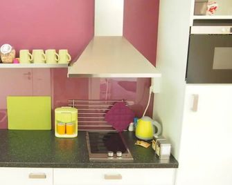 Garden House and Rooms - Lund - Kitchen