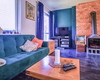 Gorgeous Home In Kotkowo With Wi-Fi - Florczaki - Living room