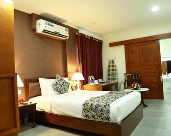 Hotel Cee Cee Tower - North Paravoor - Habitación