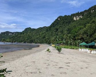 Cabin by the Bay: A Scenic Getaway - Sipalay - Playa