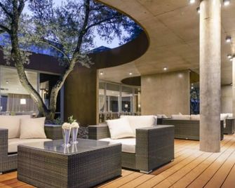 Epic Hotel Villa de Merlo - וילה דה מרלו - פטיו