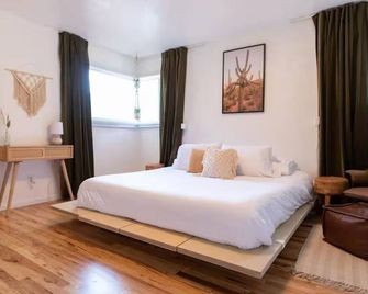 Charming Pnw Modern Oasis – Great Location, Spacious 3-Bedroom Comfort - Monmouth - Habitación