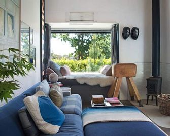 Harts Lane Stag & Millies -stylish, pet friendly and views - Daylesford - Wohnzimmer