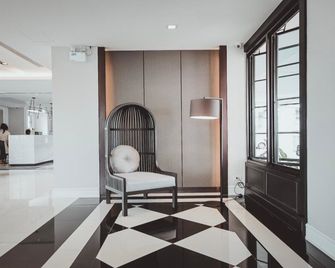 Ava Hotel - Пітсанулок - Лоббі