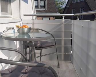 Naherhlungsgebiet in Düsseldorf - well connected, close to nature and relaxing - Düsseldorf - Balcon