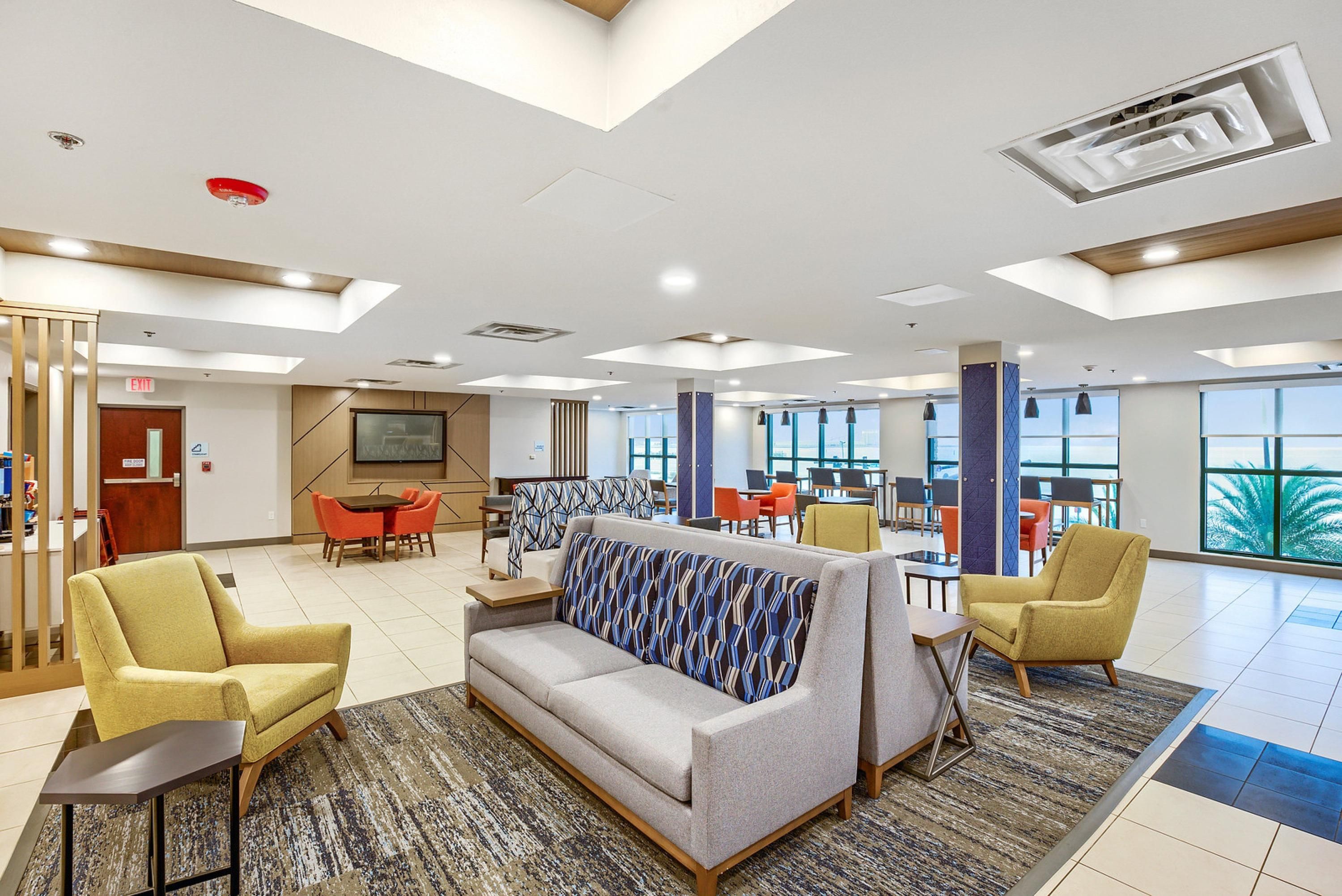 هوليداي إن إكسبرس جولفبورت بتيرت ش ا باي آيتش جي - غولفبورت (مسيسيبي) - ردهة