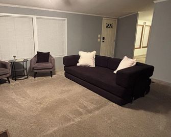 Amazing 3-bedroom house in Plymouth perfect for your getaway - Plymouth - Wohnzimmer