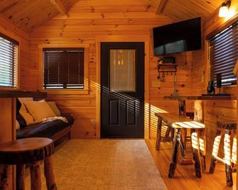 Garden Valley Getaway - Lindale - Huiskamer