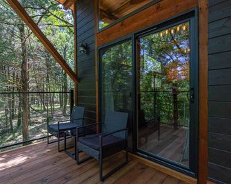 Modern High End Cabin #2 on Horsehead Lake - Clarksville - Balkón